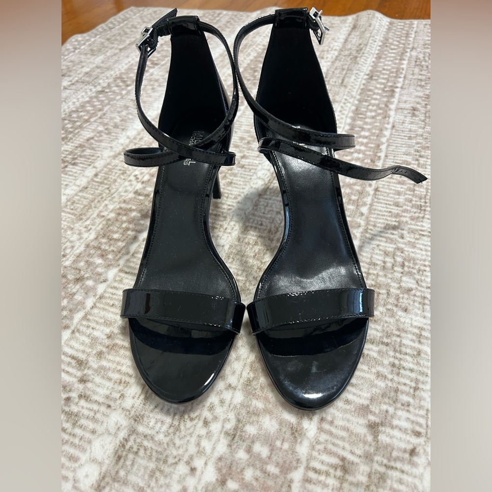 Midheel shoes